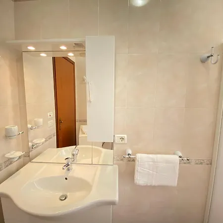 Elegant House Apartman *